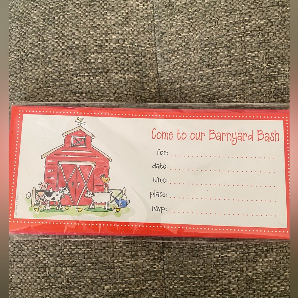 NWT barnyard farm party invitations